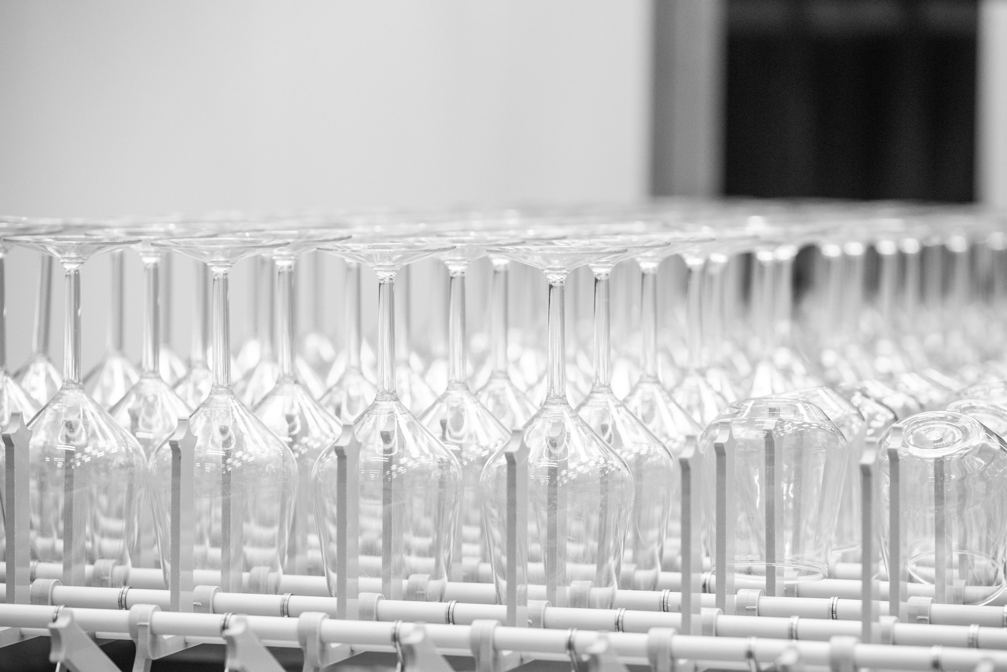 Lavage verre &agrave; pied